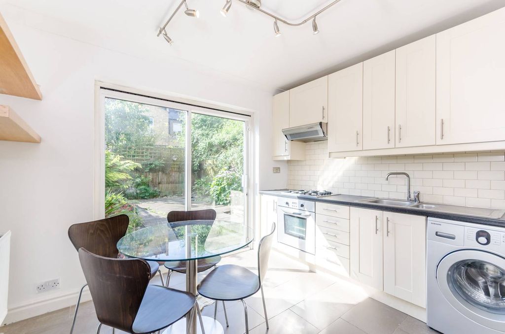 Property photo 3 of 8