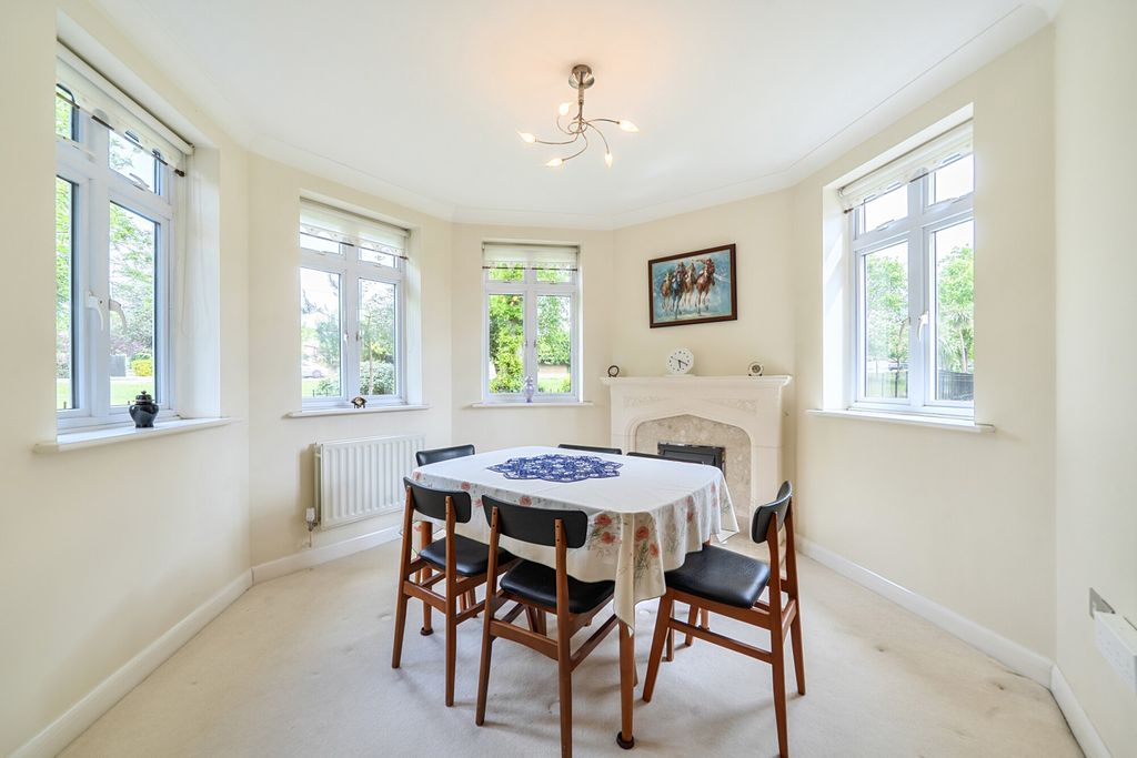 Property photo 3 of 15 1-69Fbef1760Edb-1...
