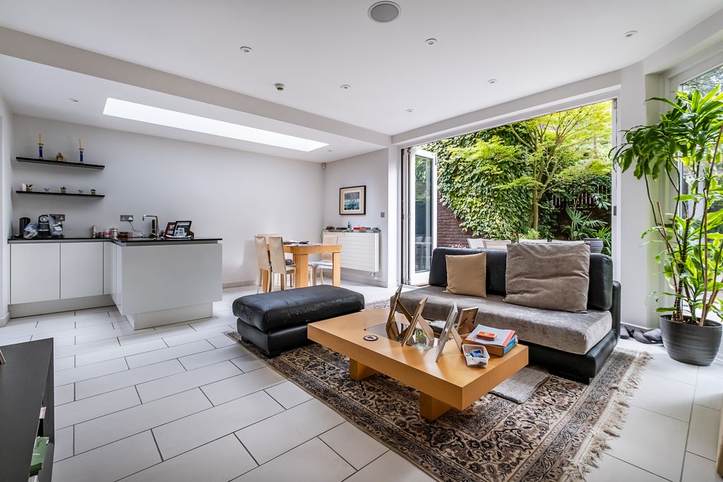 Property photo 1 of 34