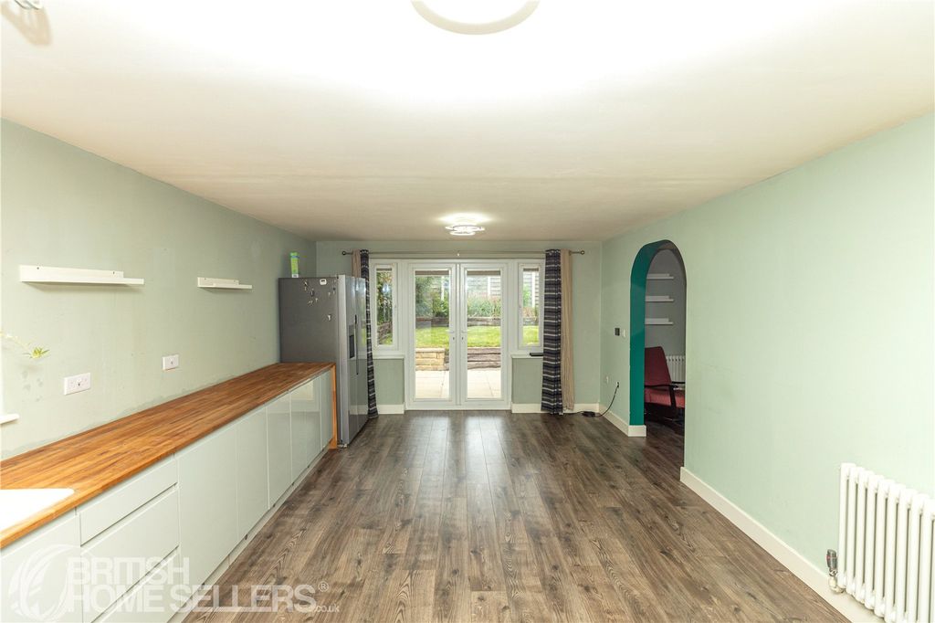 Property photo 2 of 32 Picture No. 24