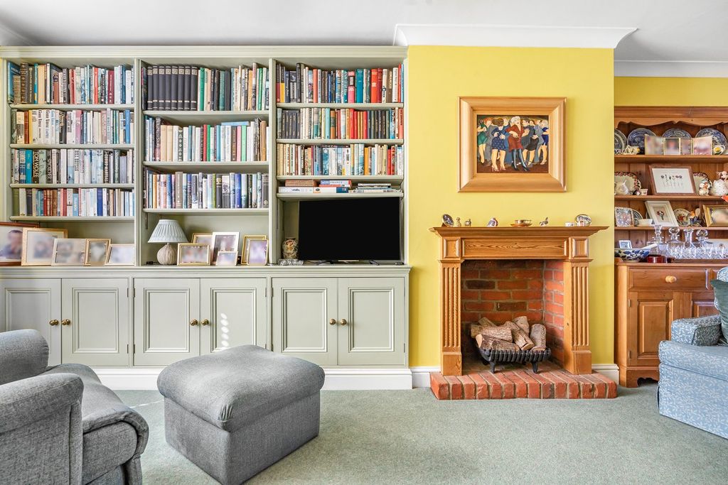 Property photo 3 of 11