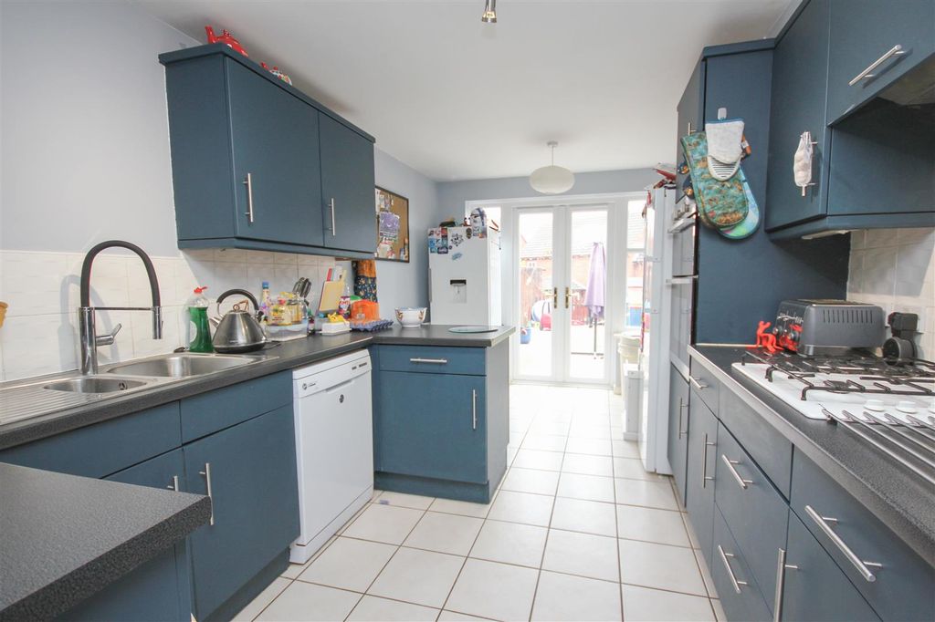 Property photo 2 of 14 Kitchen 1.Jpg