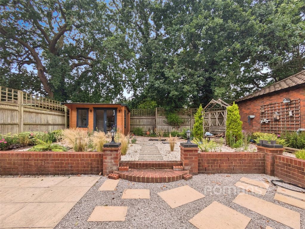 Property photo 2 of 19 Picture No. 20