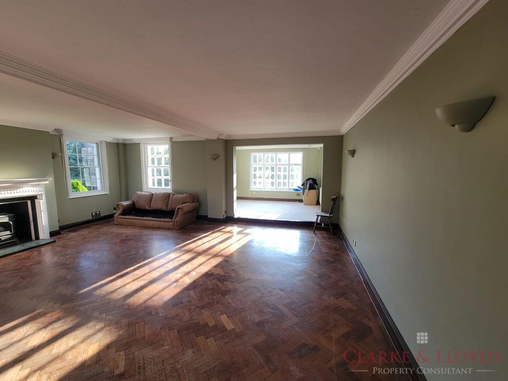 Property photo 2 of 35 Gallery