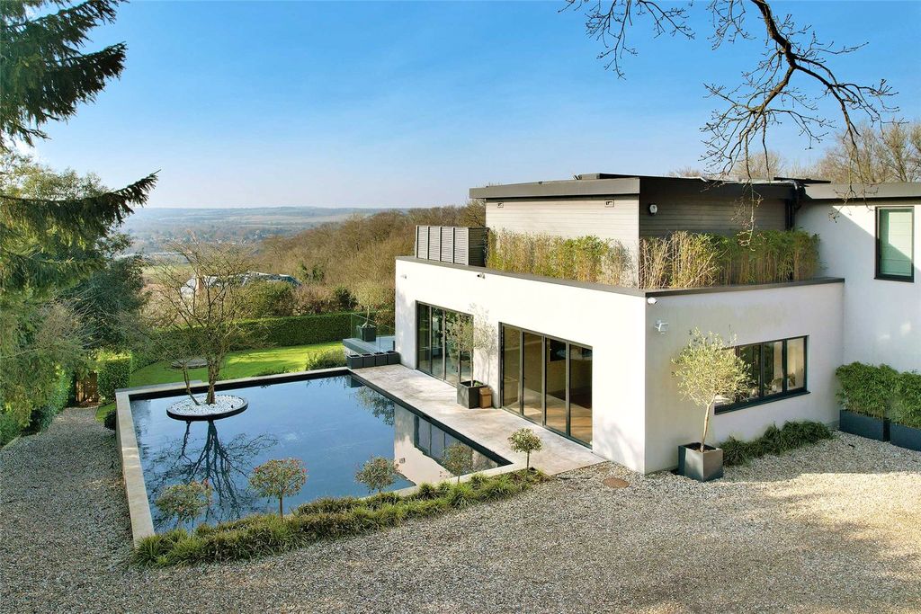 Property photo 3 of 34 Westerly