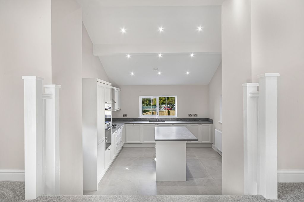 Property photo 3 of 30