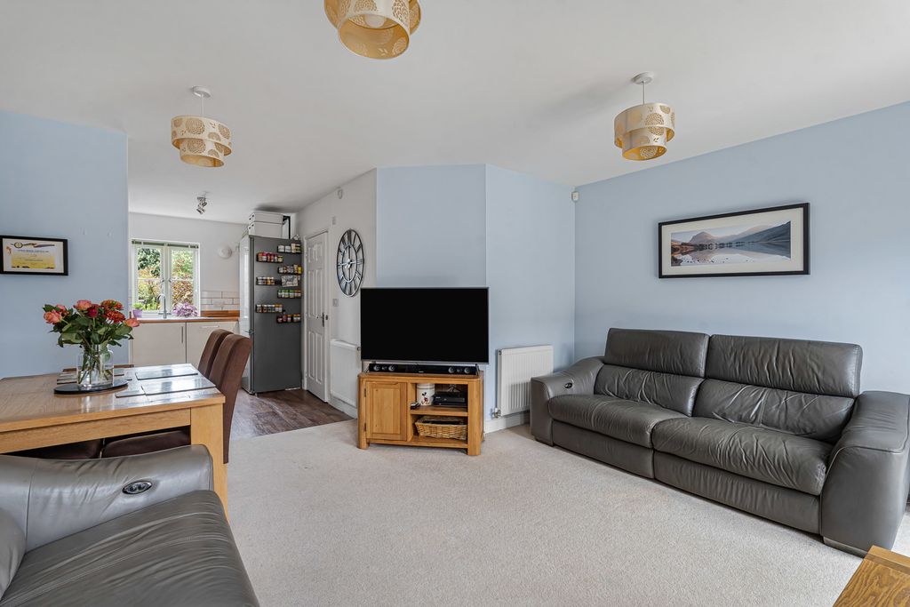 Property photo 3 of 23 Sitting Room Kitchen