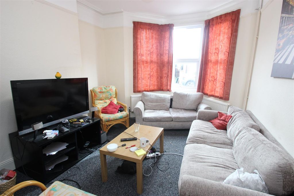 Property photo 2 of 12