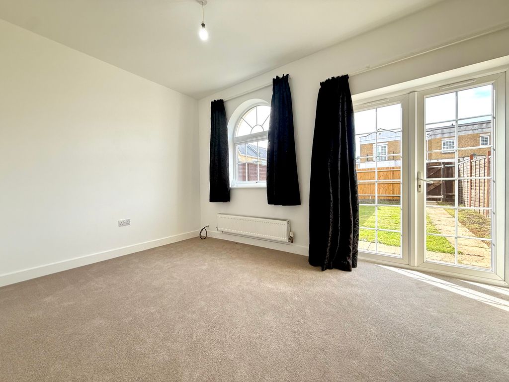 Property photo 2 of 12 Annex