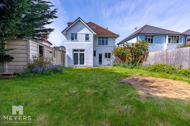 Property photo 1 of 19 Photo 10