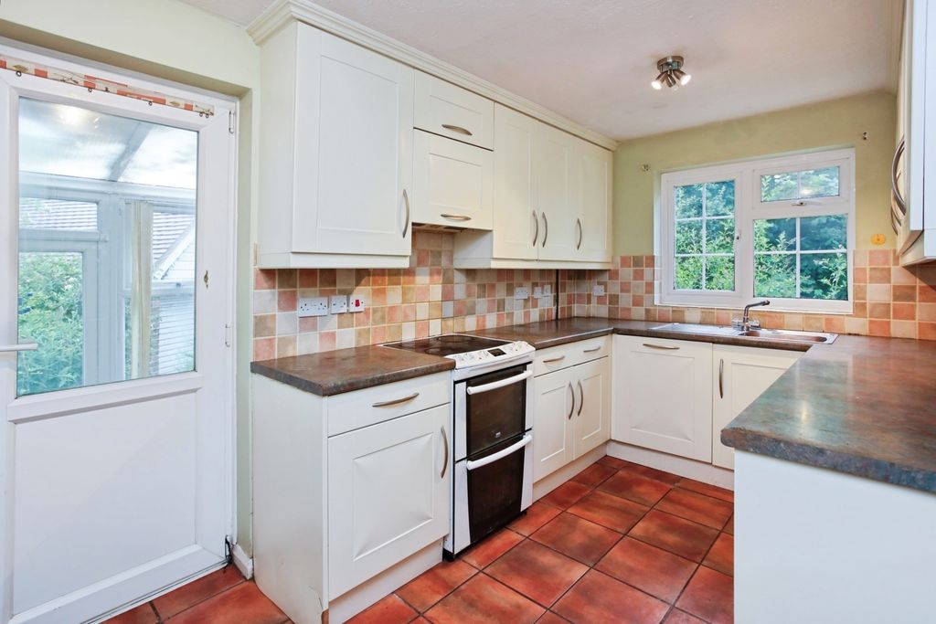 Property photo 2 of 14 Kitchen