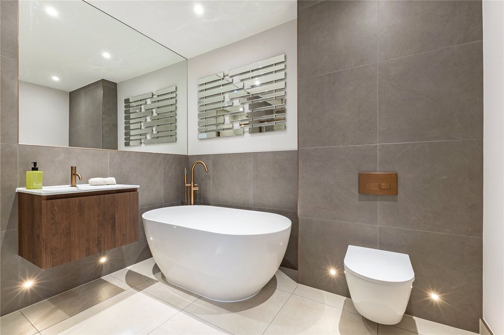 Additional image 8 of 3 bed flat for sale8 Moyana, Maritime Park, Newtown Road, Warsash SO31