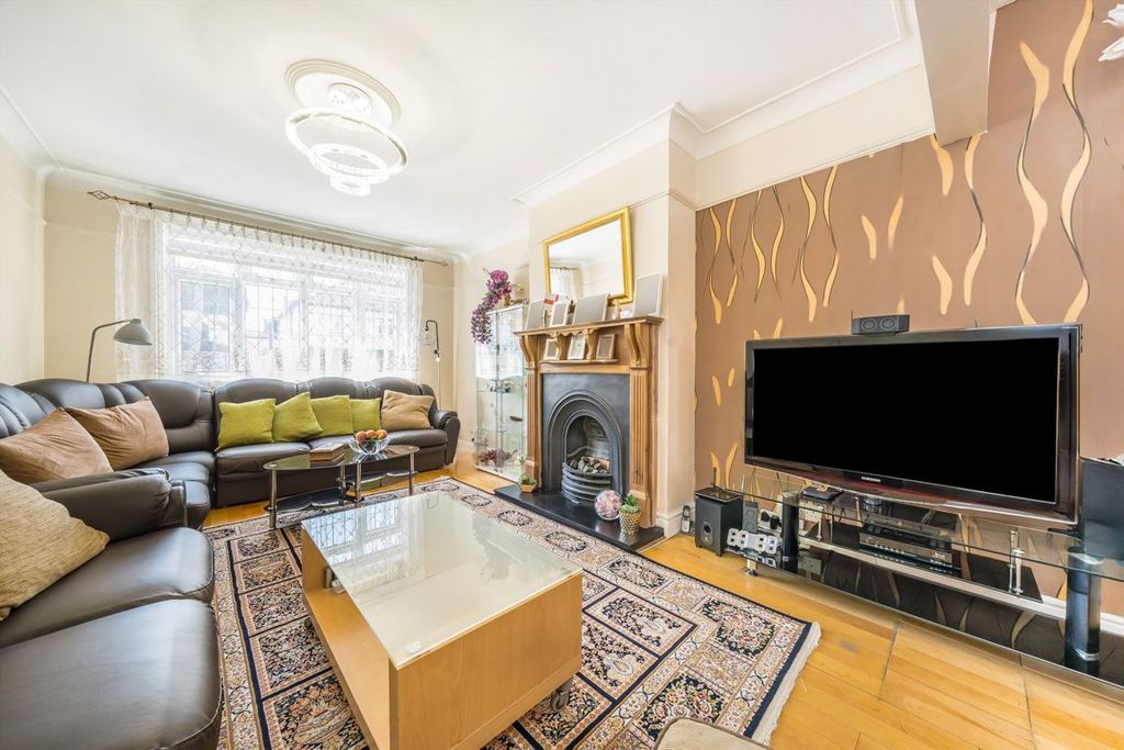 Property photo 2 of 6
