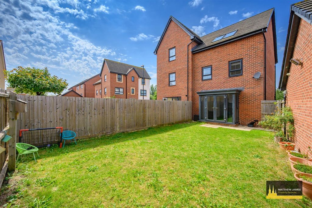 Property photo 3 of 30 Rear Garden