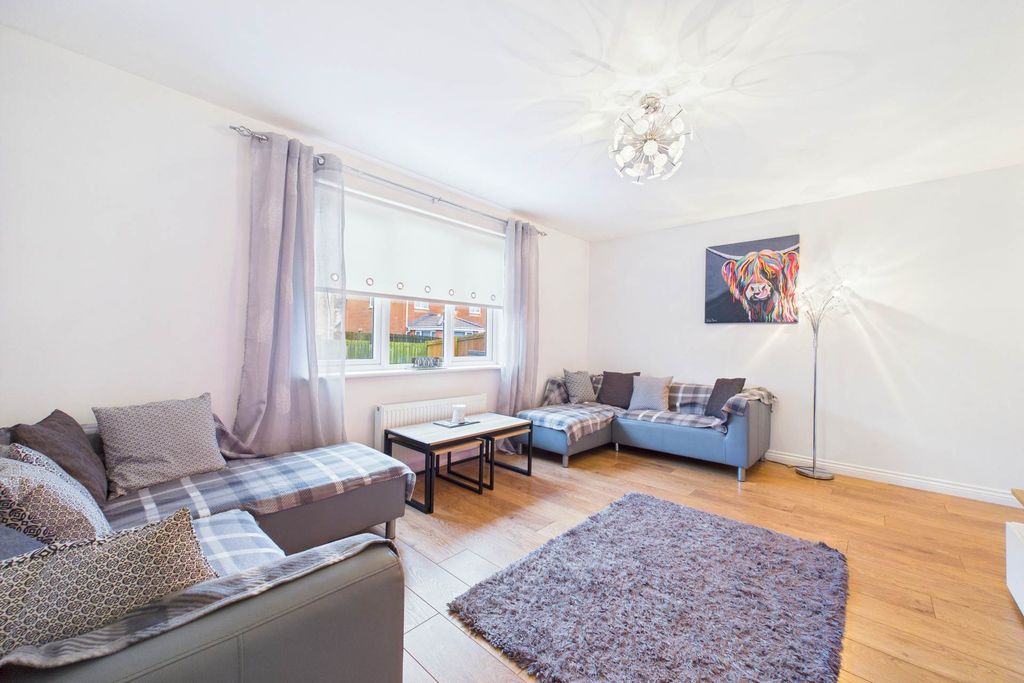 Property photo 3 of 27