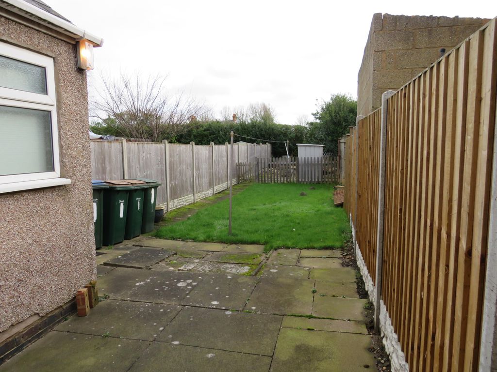 Property photo 2 of 8 Garden