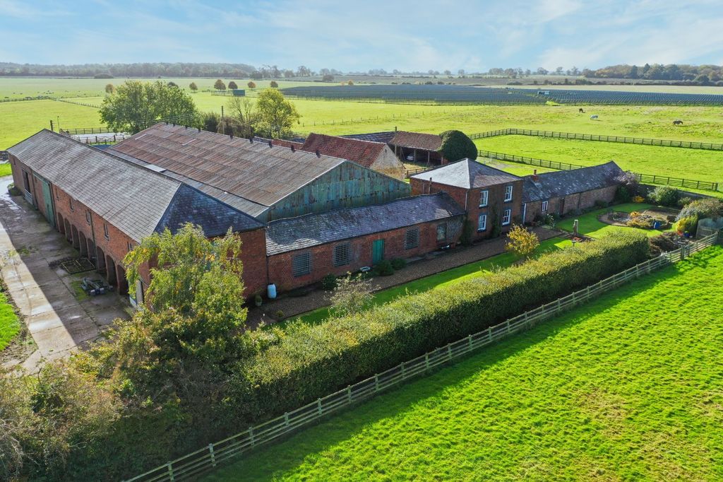 Property photo 2 of 15 Picture No. 02