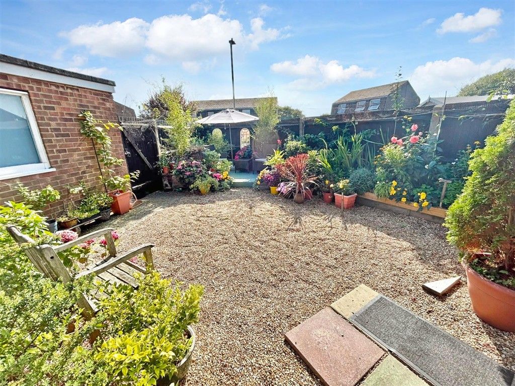 Property photo 3 of 12 Garden