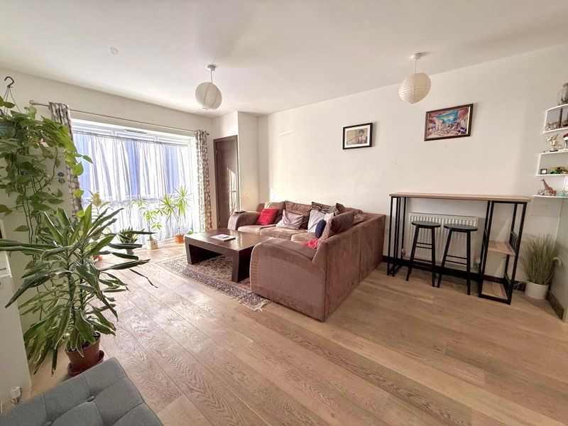 Property photo 3 of 11 Lounge/Diner