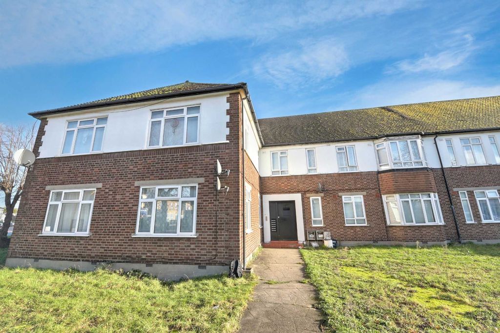 Property photo 1 of 11 Flat 1 Selhurst New Court, Selhurst New Road, Norwood, London Se25 5Pt