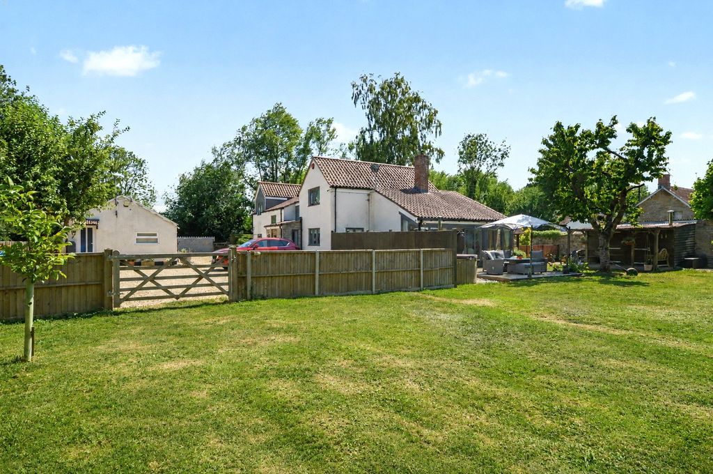 Property photo 1 of 40 Garden Aspect