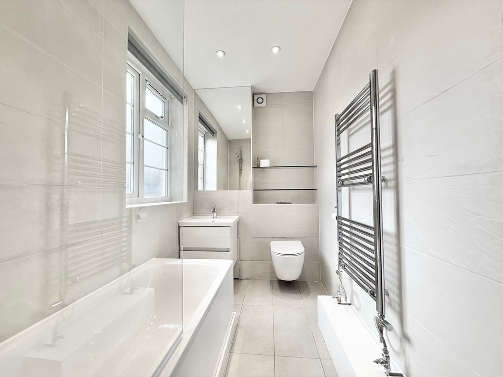 Property photo 3 of 17 Gallery