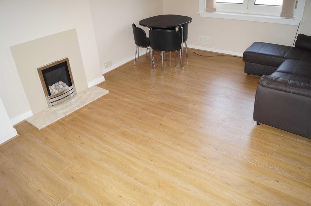 Property photo 3 of 6 Lounge