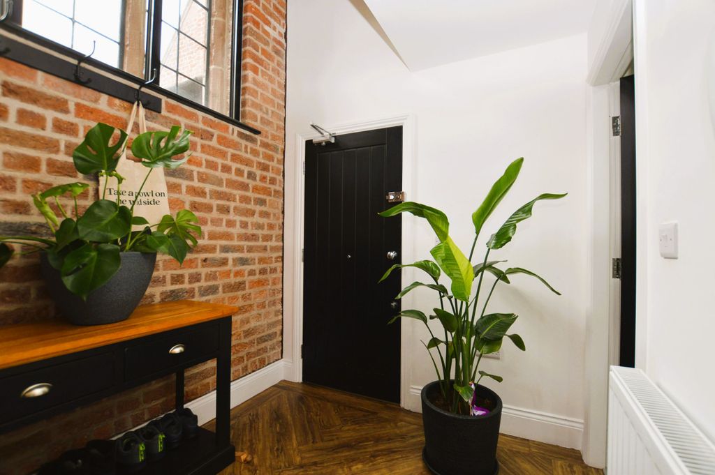 Property photo 3 of 41