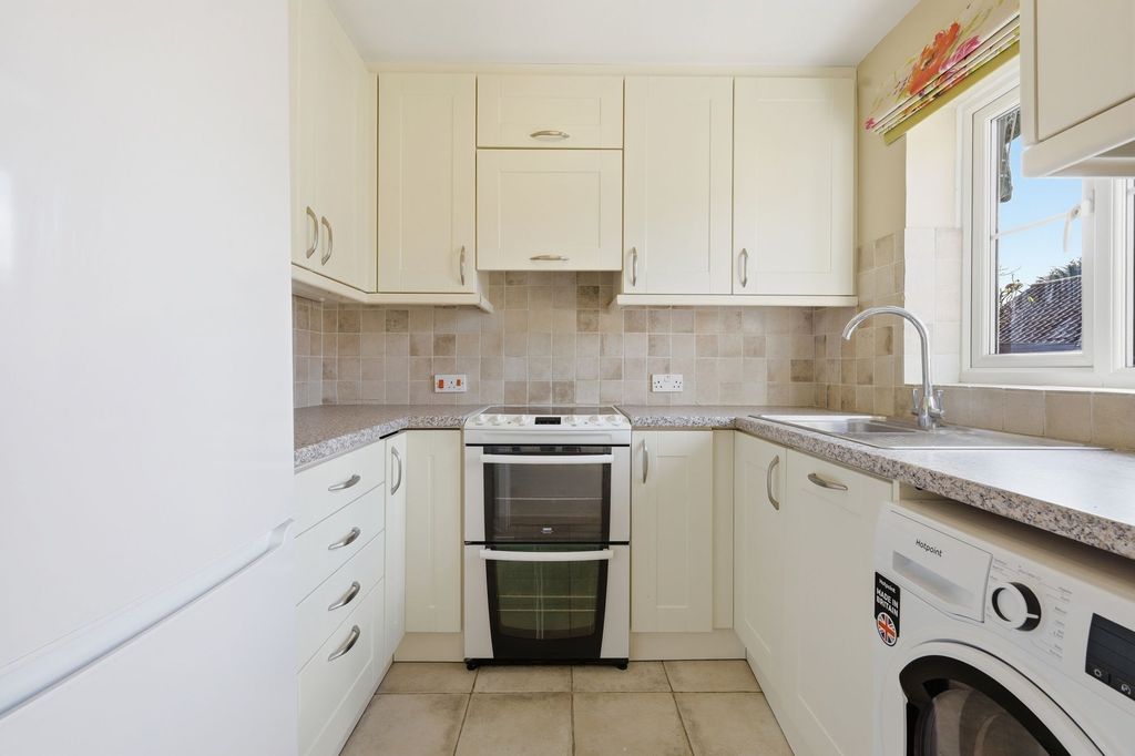 Property photo 3 of 20