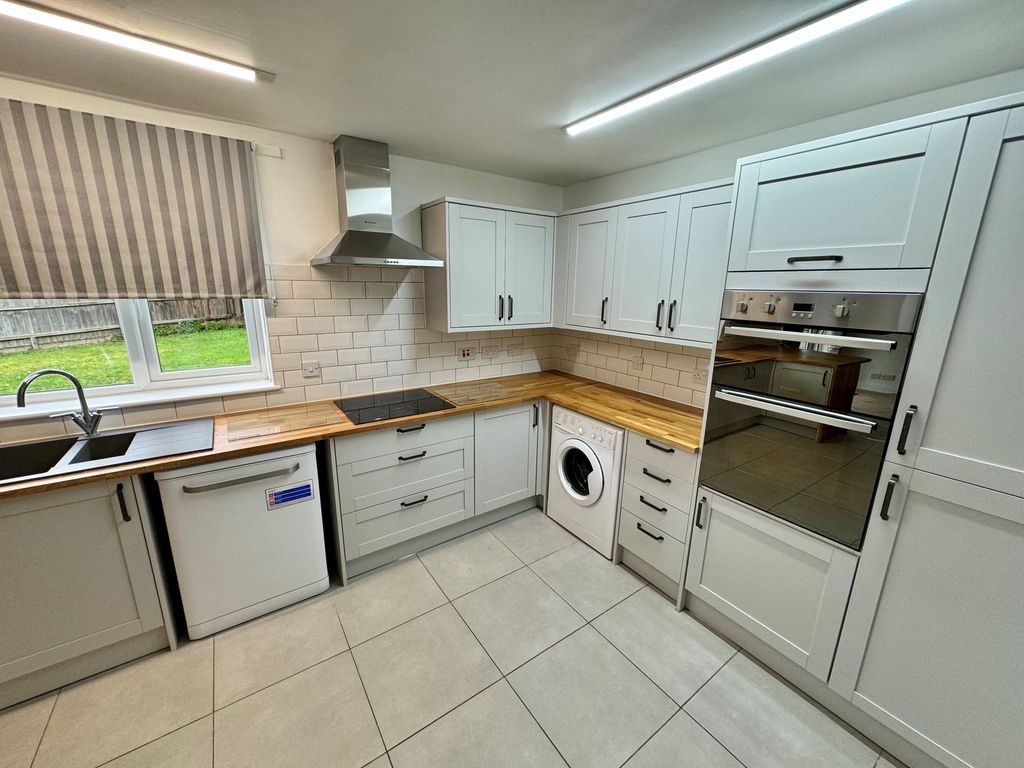 Property photo 3 of 14 Image