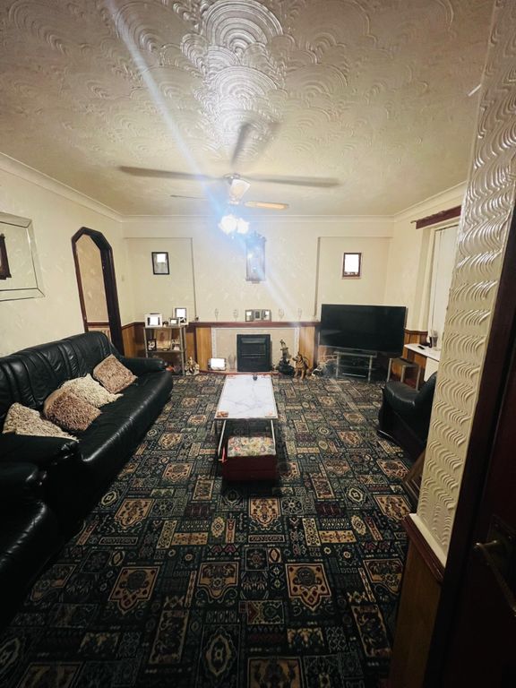 Property photo 3 of 18