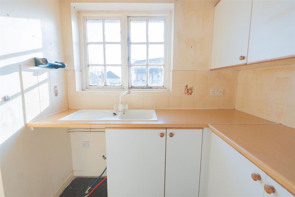 Property photo 3 of 16 013.Jpg