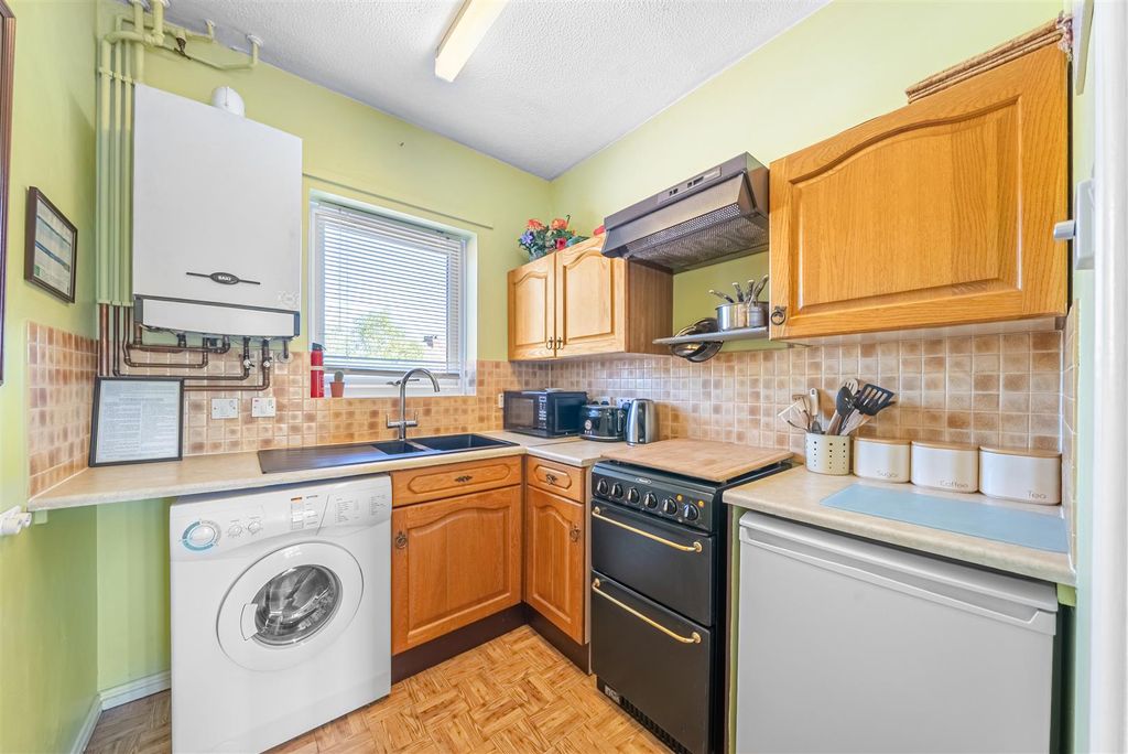 Property photo 3 of 16 Kitchen