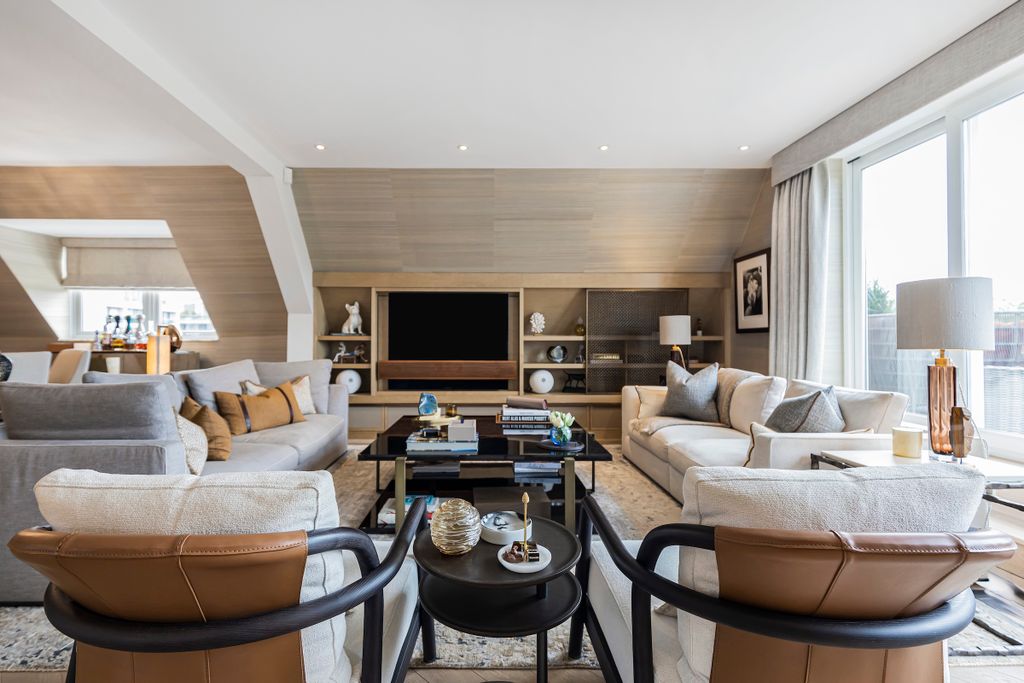 Property photo 3 of 22