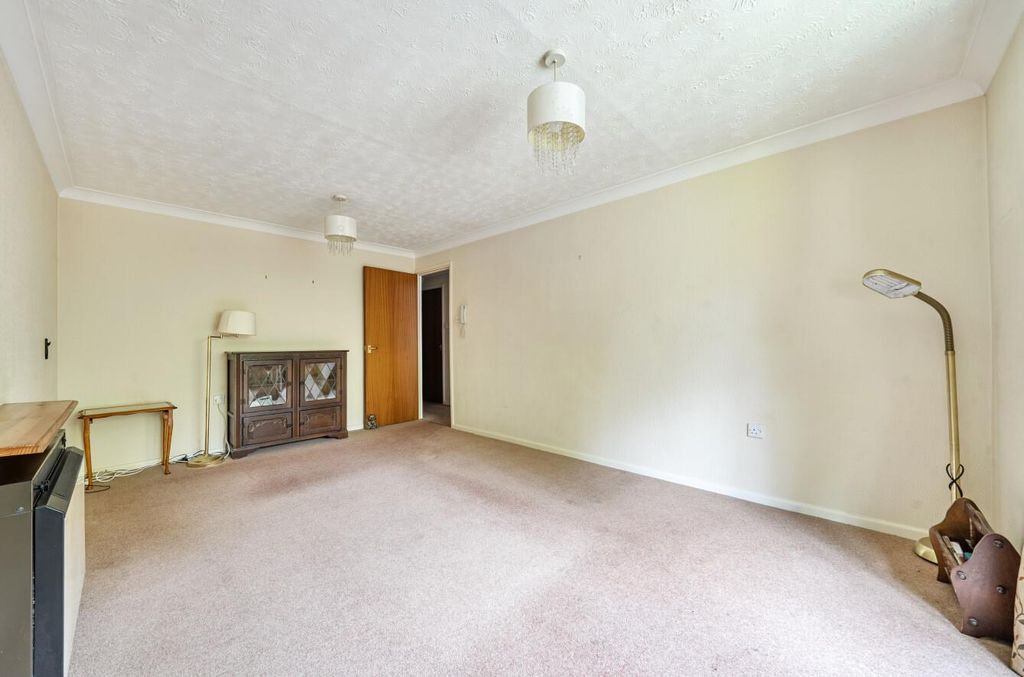Property photo 3 of 12 Charlotte Court, Flat 14 (7).Jpg