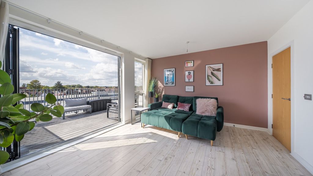 Property photo 1 of 8