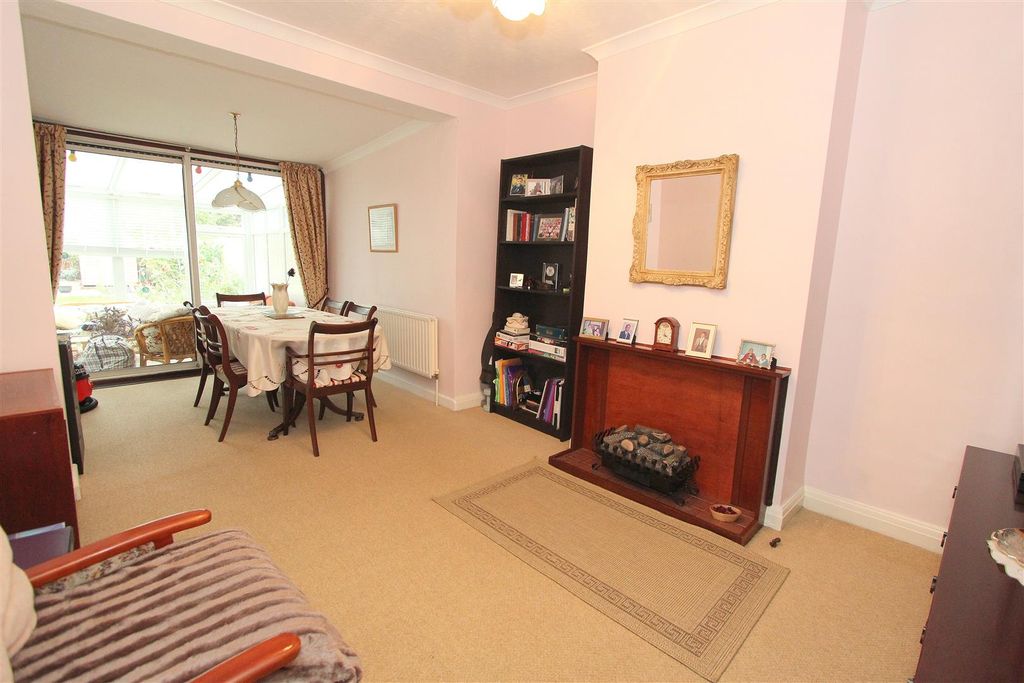 Property photo 3 of 18 Din.Jpg