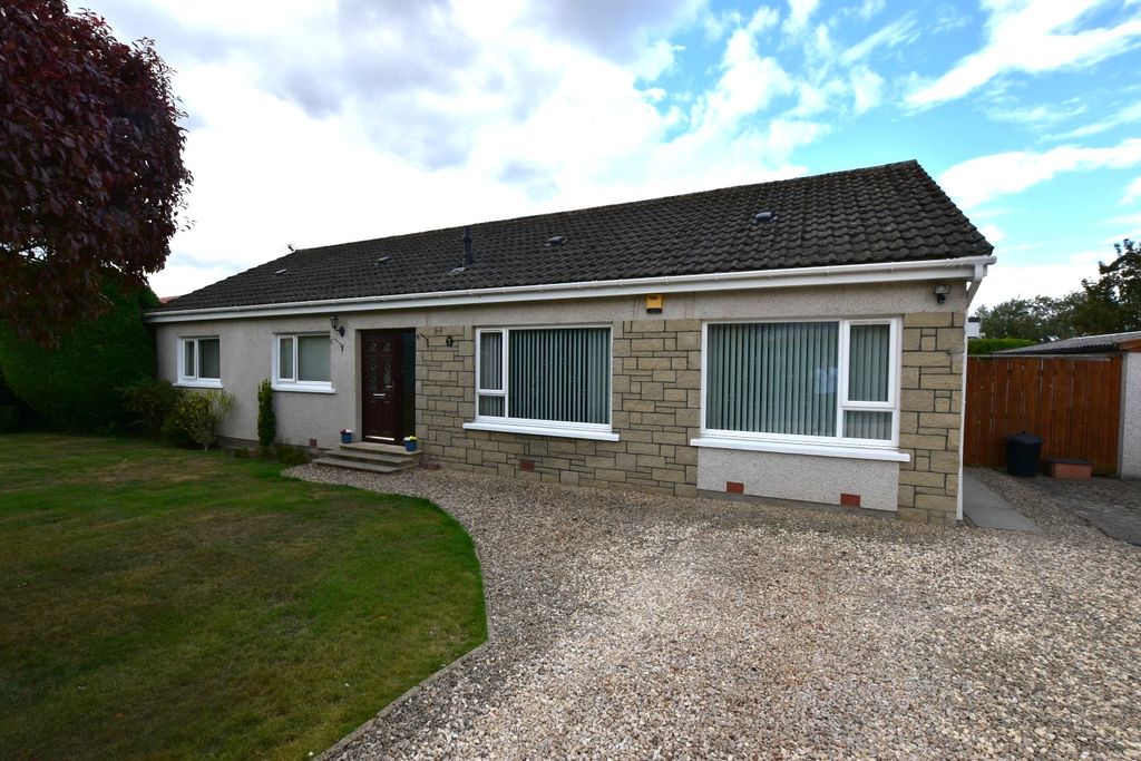 Property photo 1 of 27