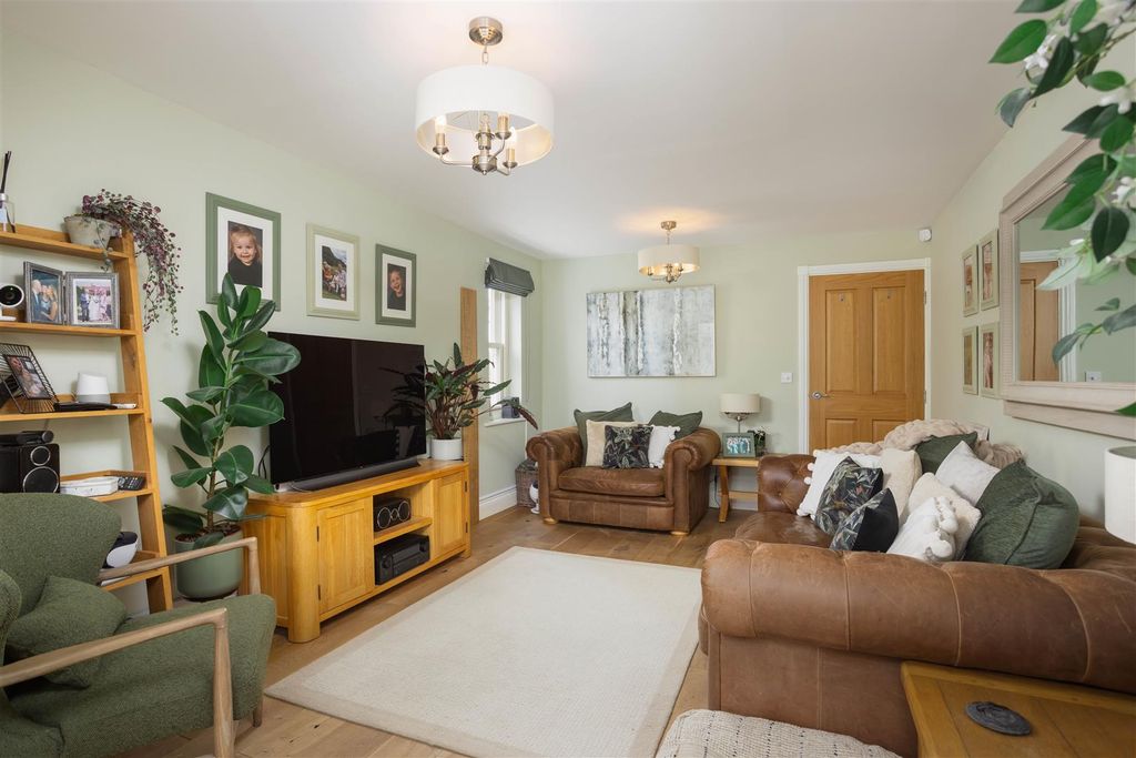 Property photo 3 of 27 00003.Jpg