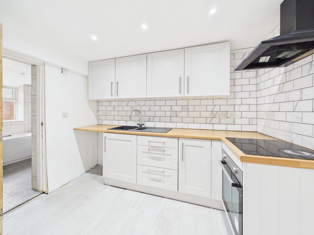 Property photo 2 of 9 Photo 4