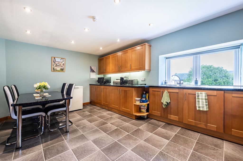 Additional image 7 of 3 bed flat for saleHopetoun Road, South Queensferry EH30