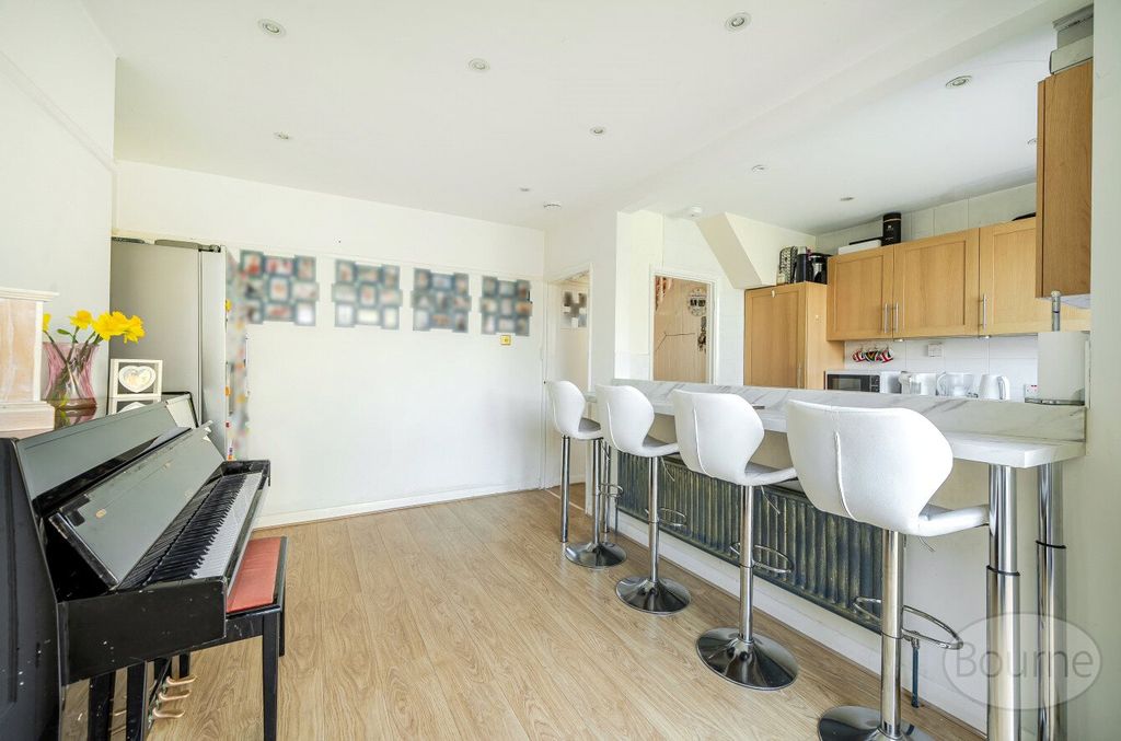 Property photo 3 of 28 Picture No. 43