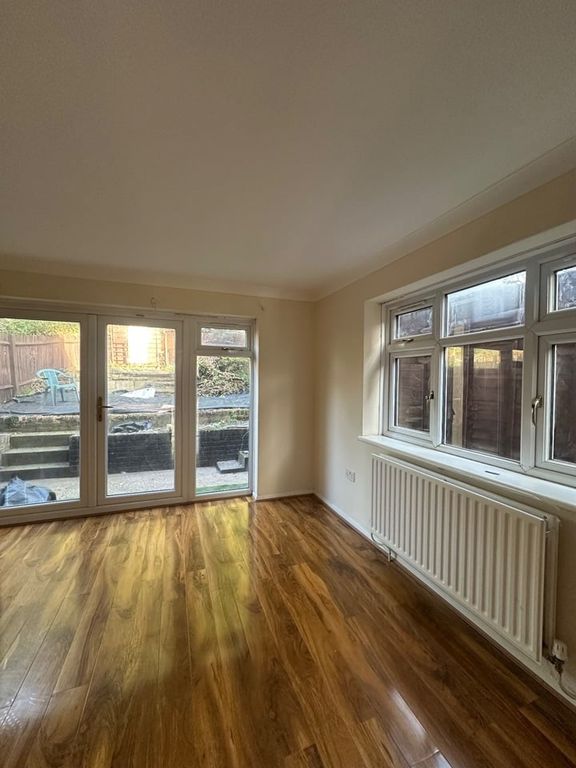 Property photo 3 of 10 Gallery