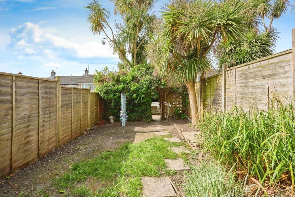 Property photo 2 of 17 Photo