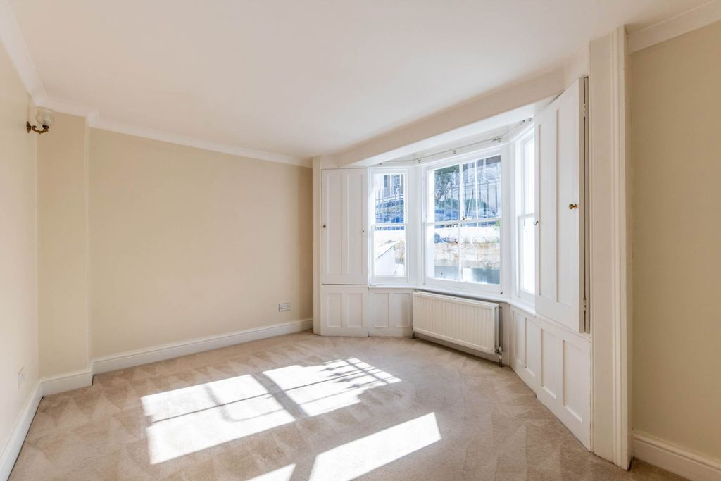 Property photo 3 of 7