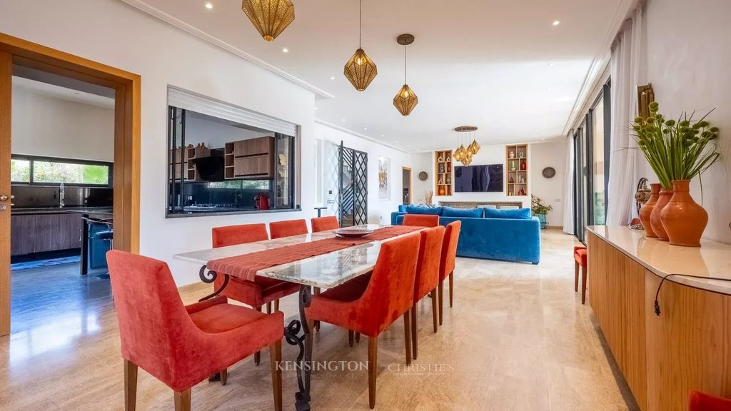 Property photo 2 of 60