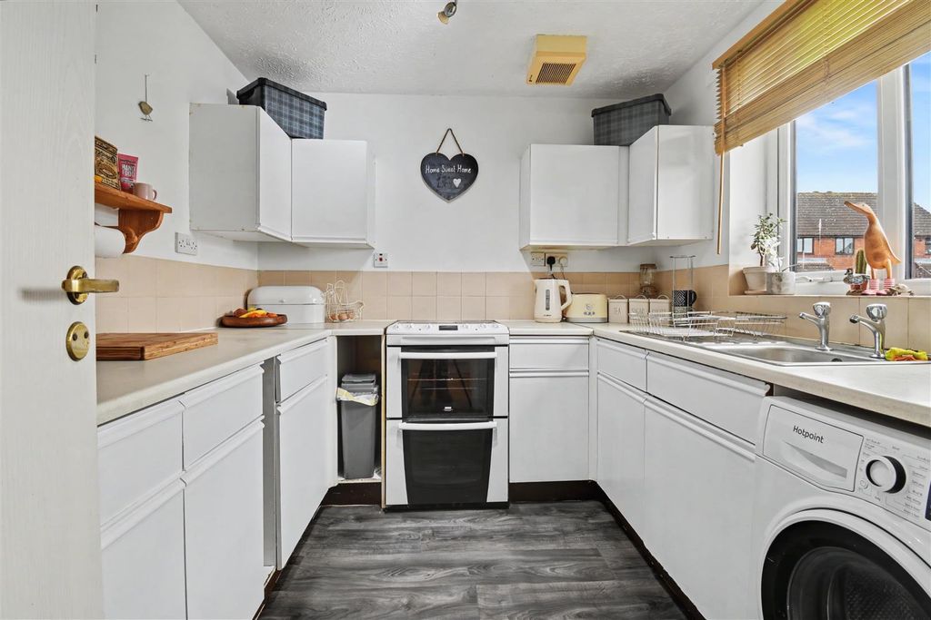 Property photo 2 of 15 Kitchen