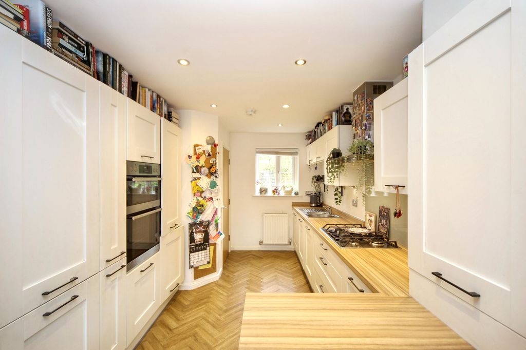 Property photo 3 of 25