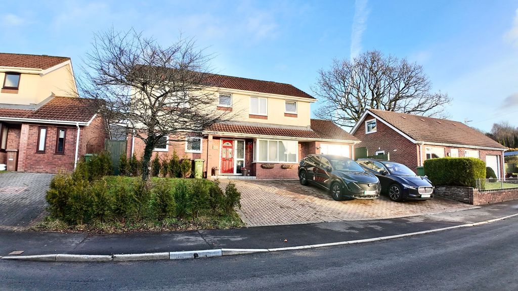 Property photo 1 of 37