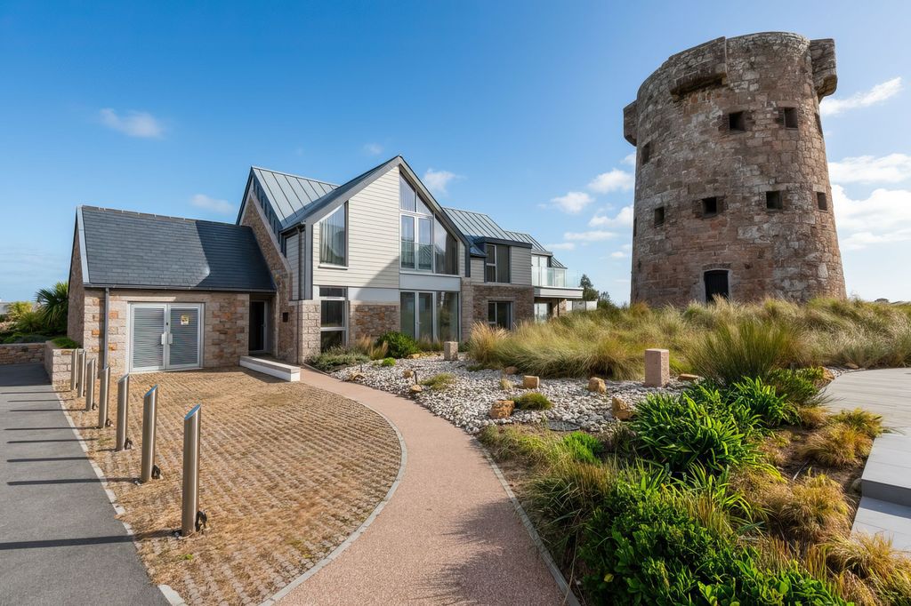 Property photo 1 of 32